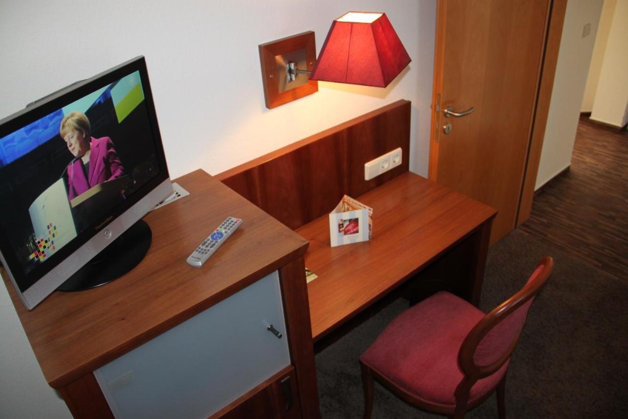 Buskes Hotel Steinfoerde Wietze Room photo